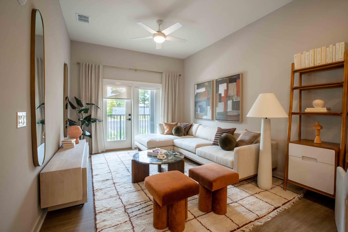, an Airbnb-friendly apartment in Davenport, FL