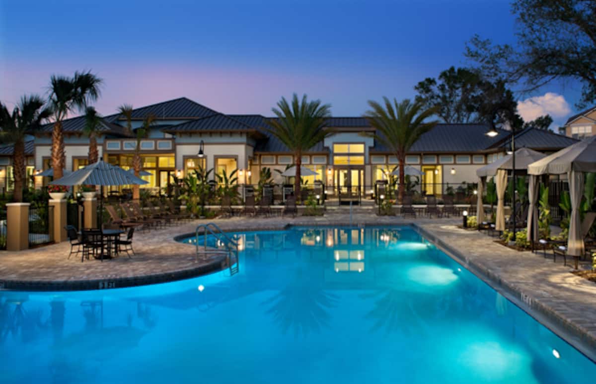 RGVtYW5kUGljdHVyZToxOTUxNjcxOTIx