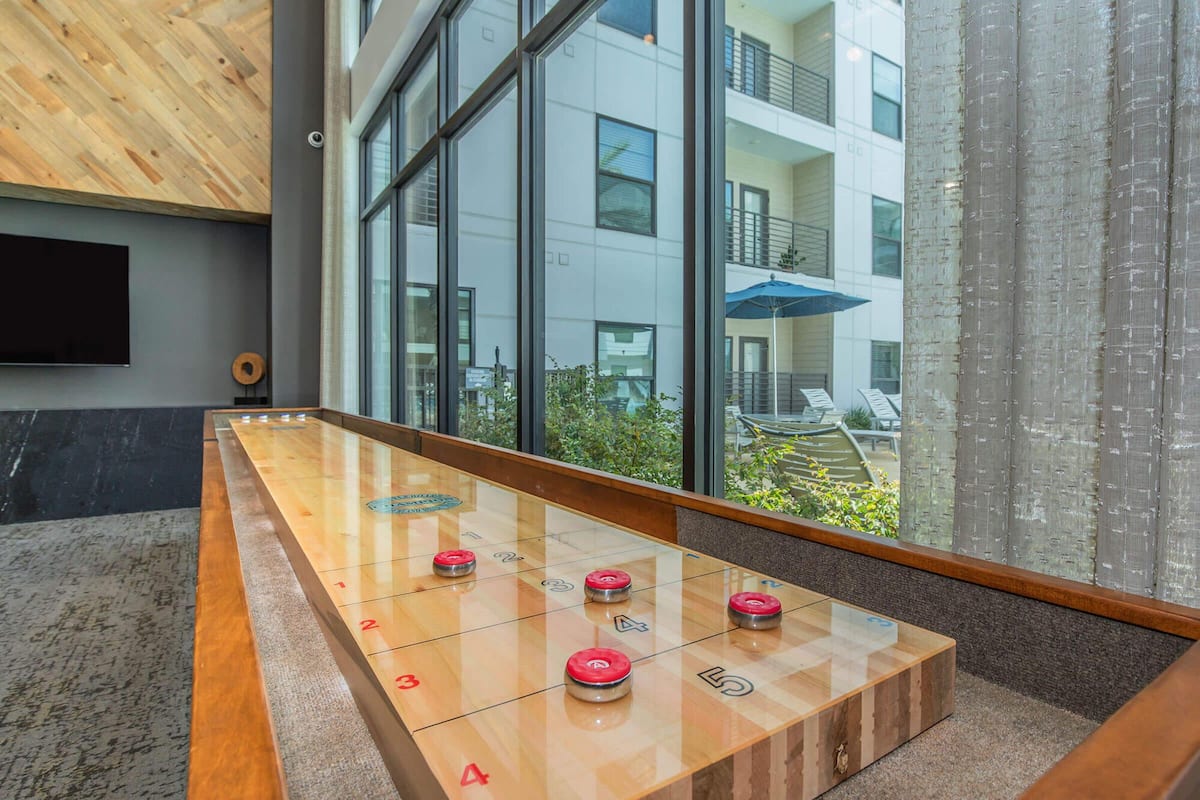 RGVtYW5kUGljdHVyZToxOTUxNjY1OTky