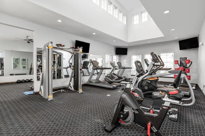 RGVtYW5kUGljdHVyZToyNTcxMzg1NzA5