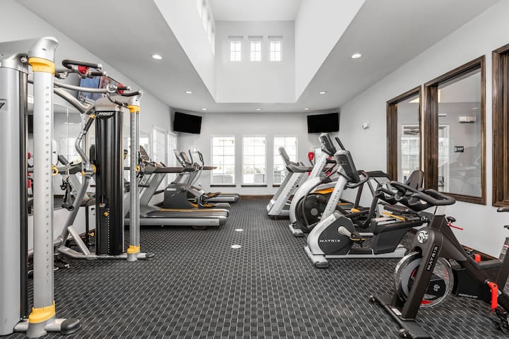 RGVtYW5kUGljdHVyZToyNTcxMzg1Njc0