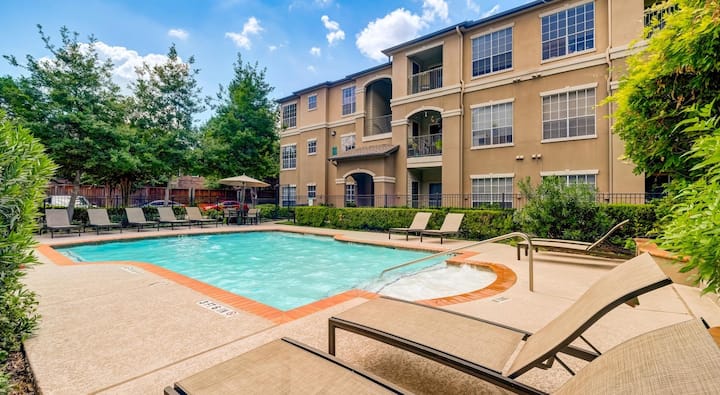 RGVtYW5kUGljdHVyZToyNjA1MDUzNTU3