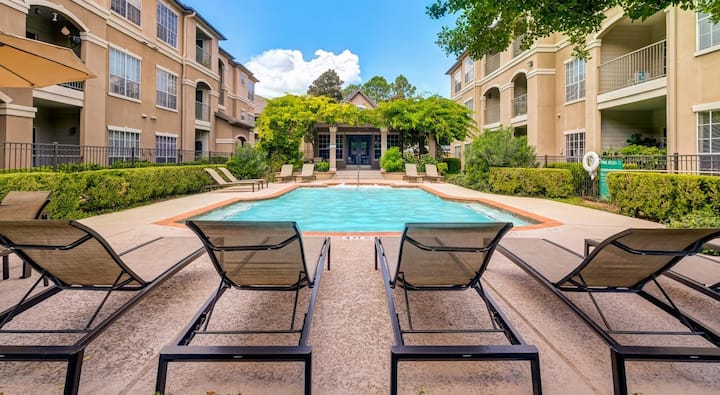 RGVtYW5kUGljdHVyZToyNjA1MDUzNTUy