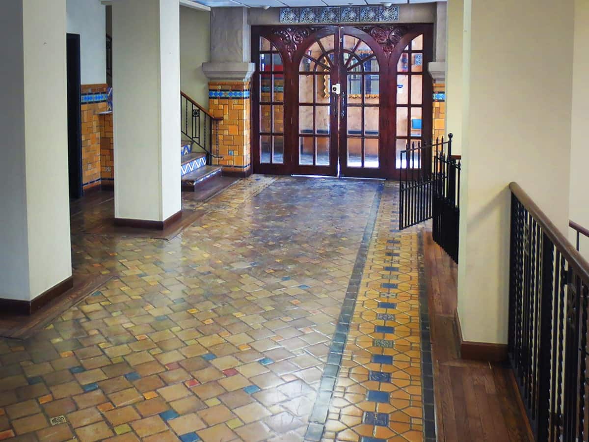 RGVtYW5kUGljdHVyZToyMzM5MzI3Njg3