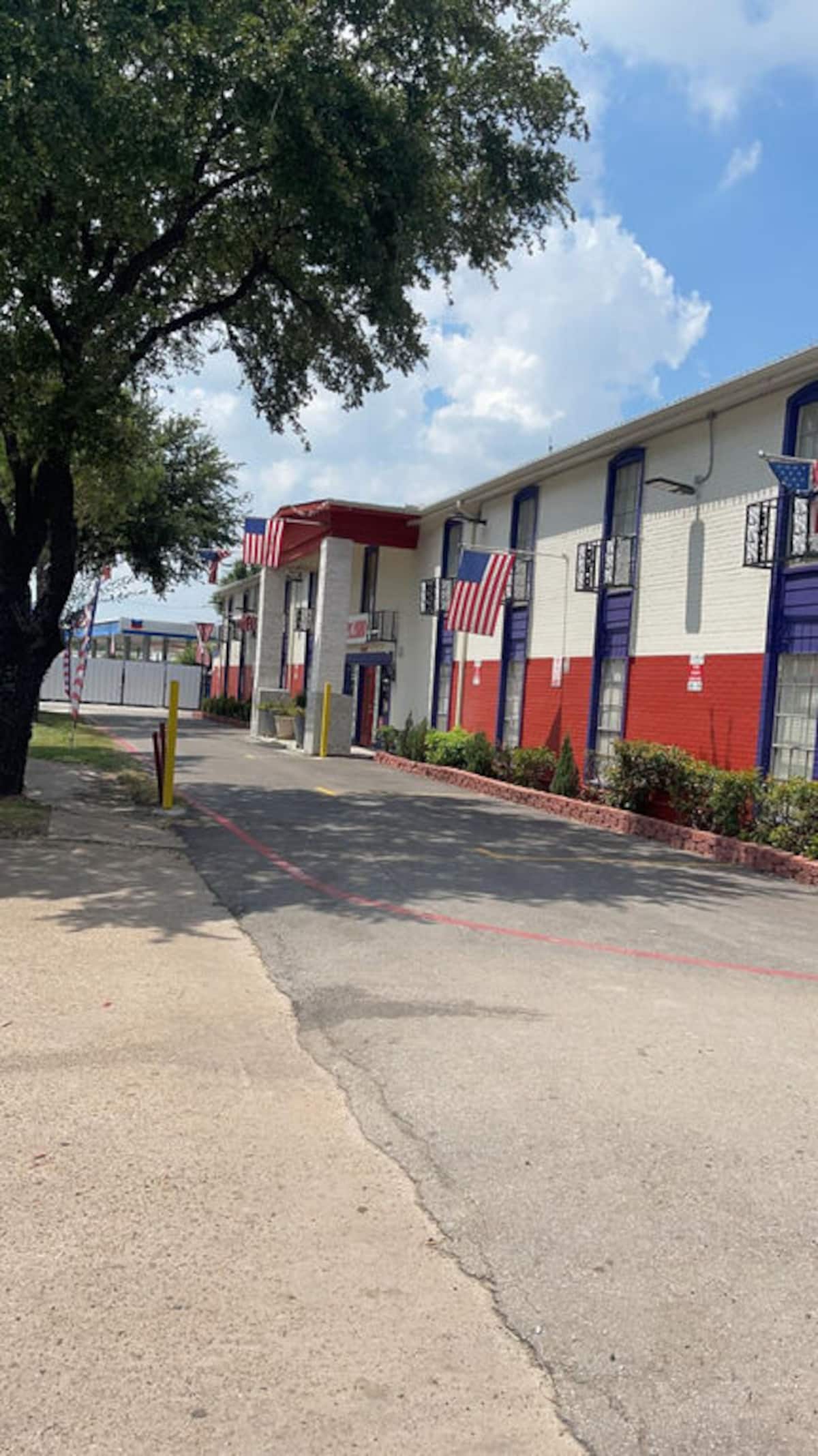 RGVtYW5kUGljdHVyZToxOTcxMzM0Njc1