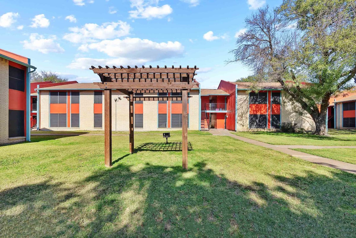 RGVtYW5kUGljdHVyZToyMzQyMDY1MjA2