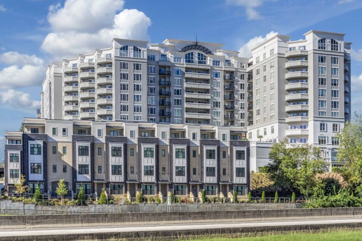 , an Airbnb-friendly apartment in Charlotte, NC