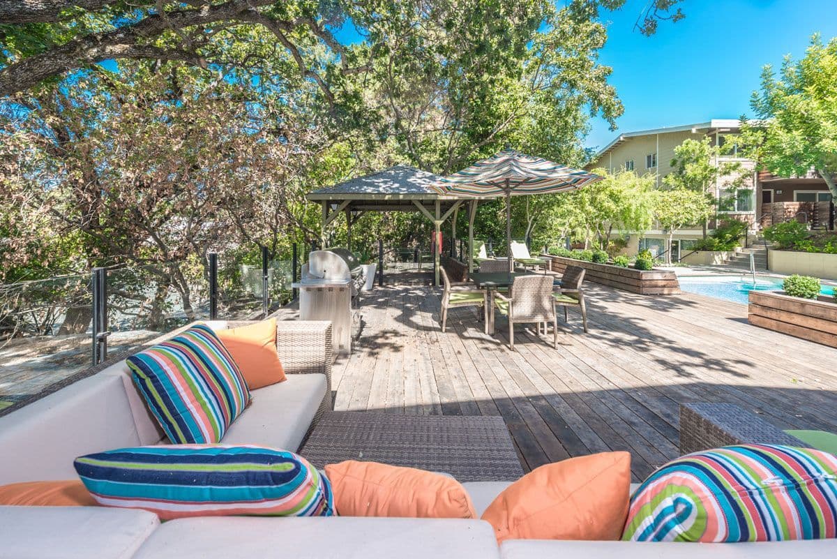 RGVtYW5kUGljdHVyZToyMjczNTUyMTAw