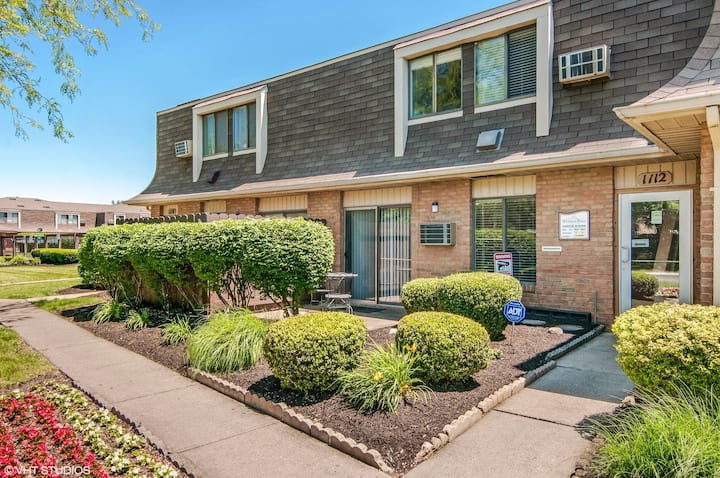 RGVtYW5kUGljdHVyZToyNTcxMzgzNTUw