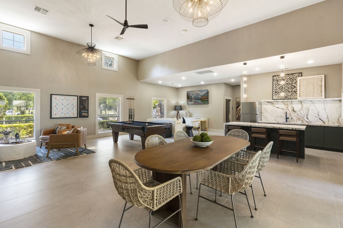 RGVtYW5kUGljdHVyZToxOTU1MjEwOTk5