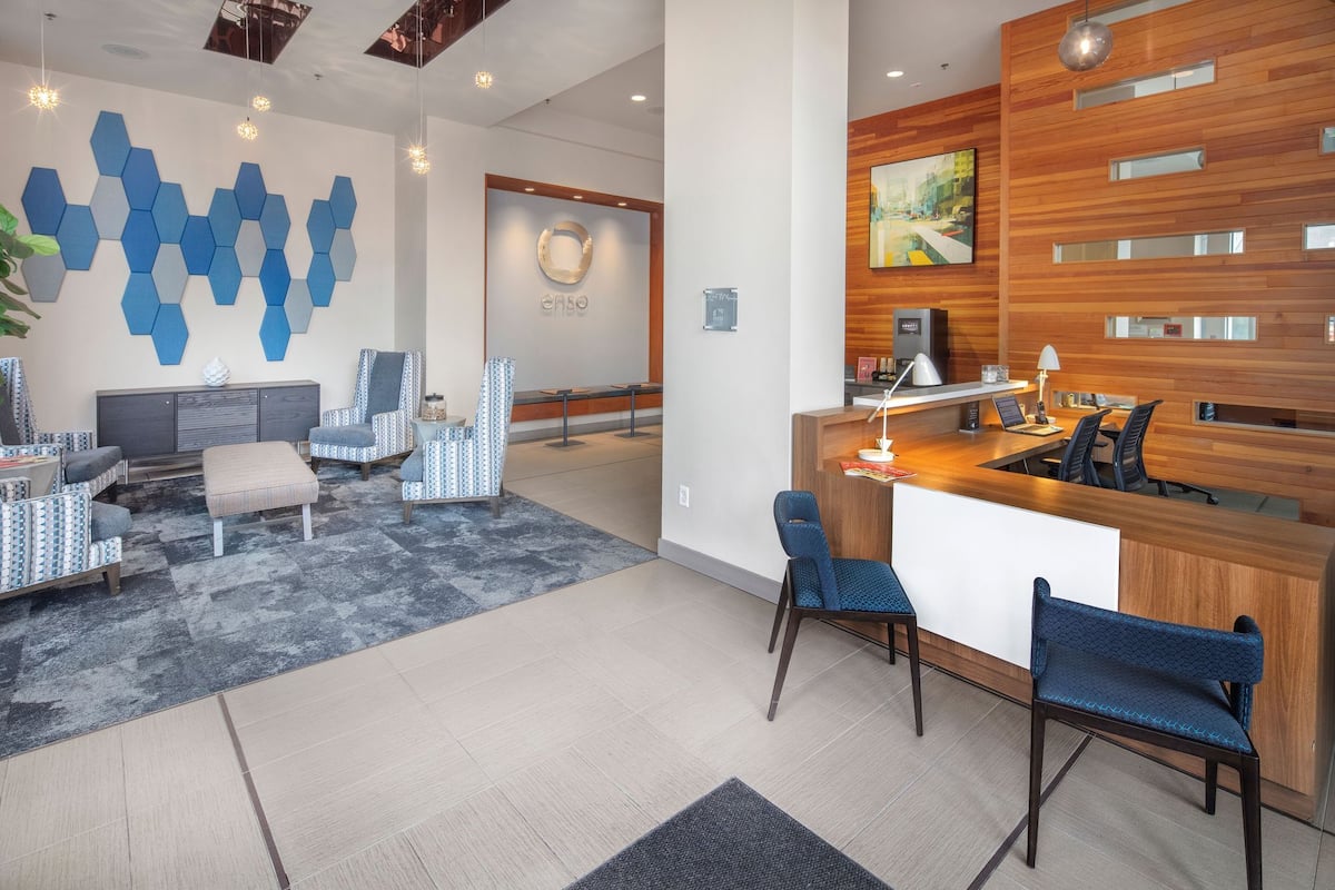 RGVtYW5kUGljdHVyZToxOTU1MjExMzI0