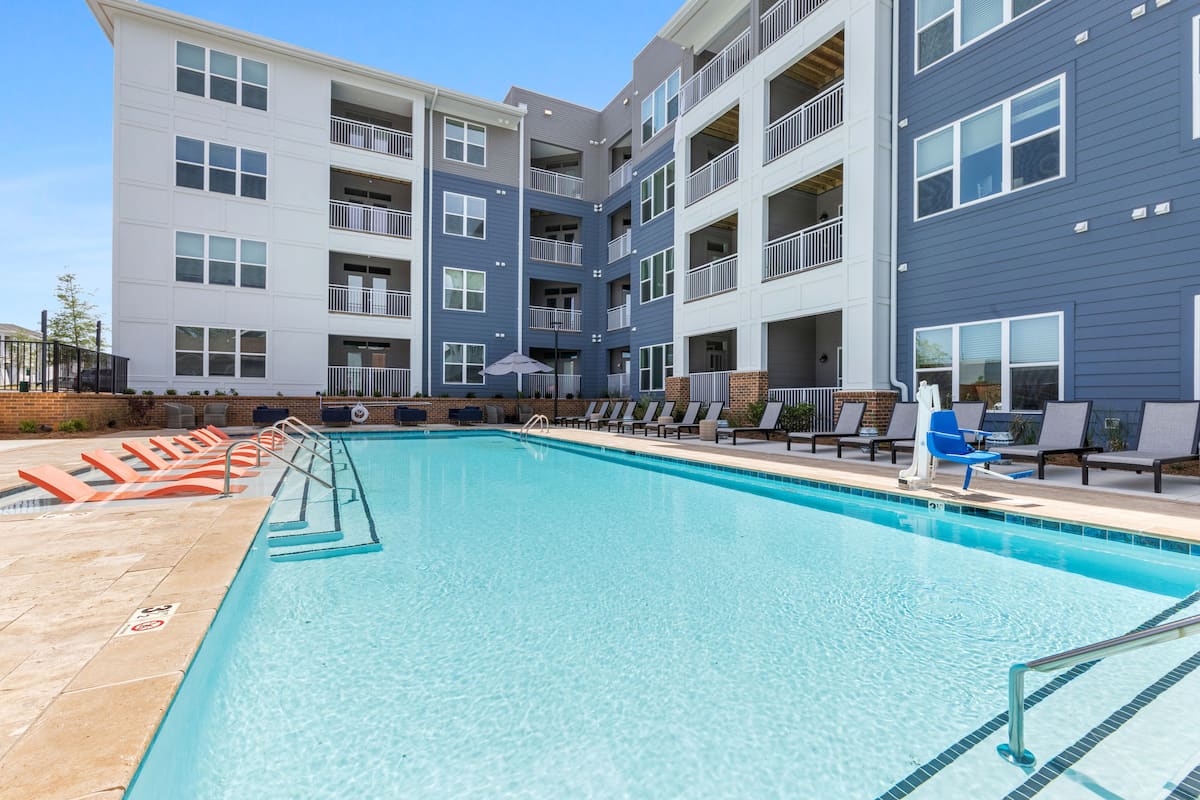 , an Airbnb-friendly apartment in Charlotte, NC