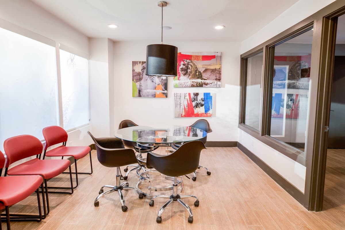 RGVtYW5kUGljdHVyZToyMzQyMDYzOTU5