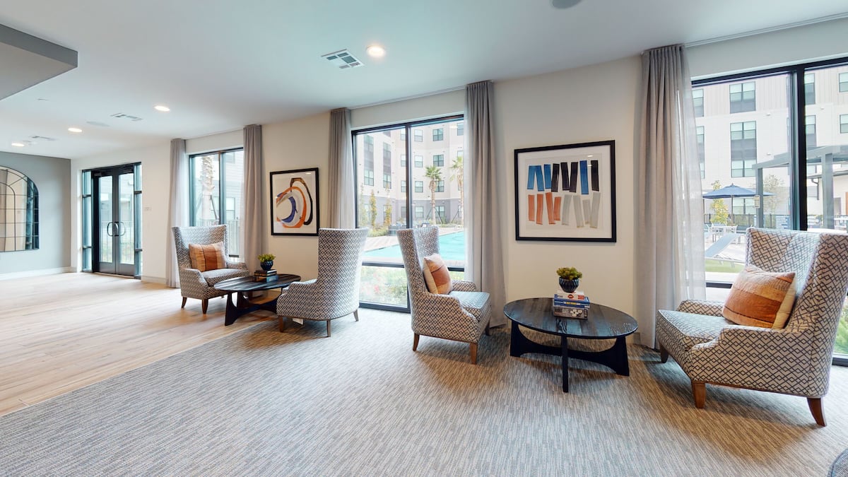 RGVtYW5kUGljdHVyZToyMDkzMDE2NDQw