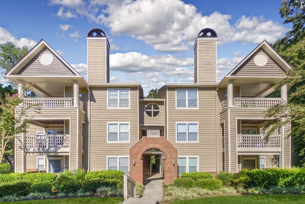 , an Airbnb-friendly apartment in Charlotte, NC