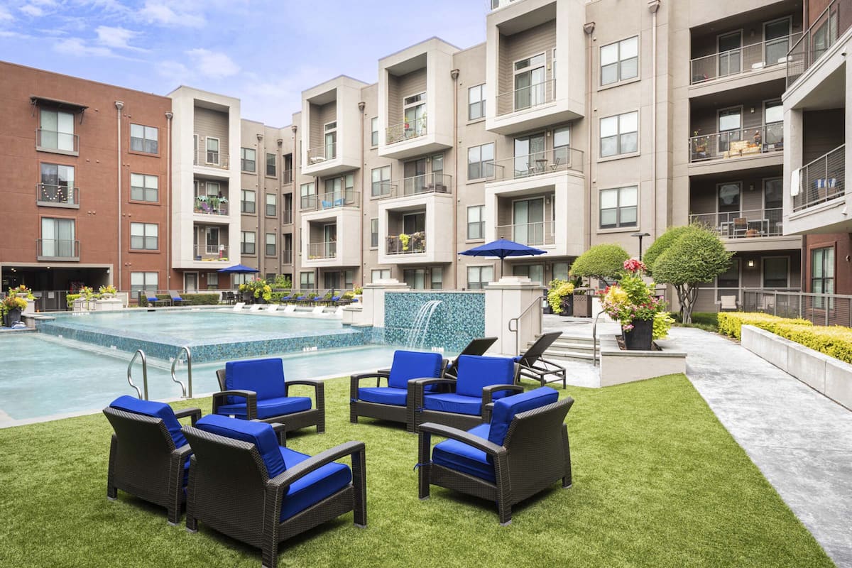 , an Airbnb-friendly apartment in Dallas, TX