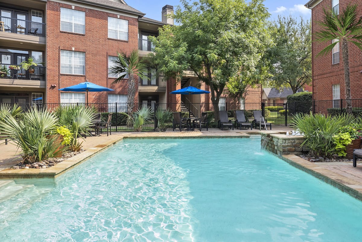 RGVtYW5kUGljdHVyZToxOTUxNjc0MDQ2