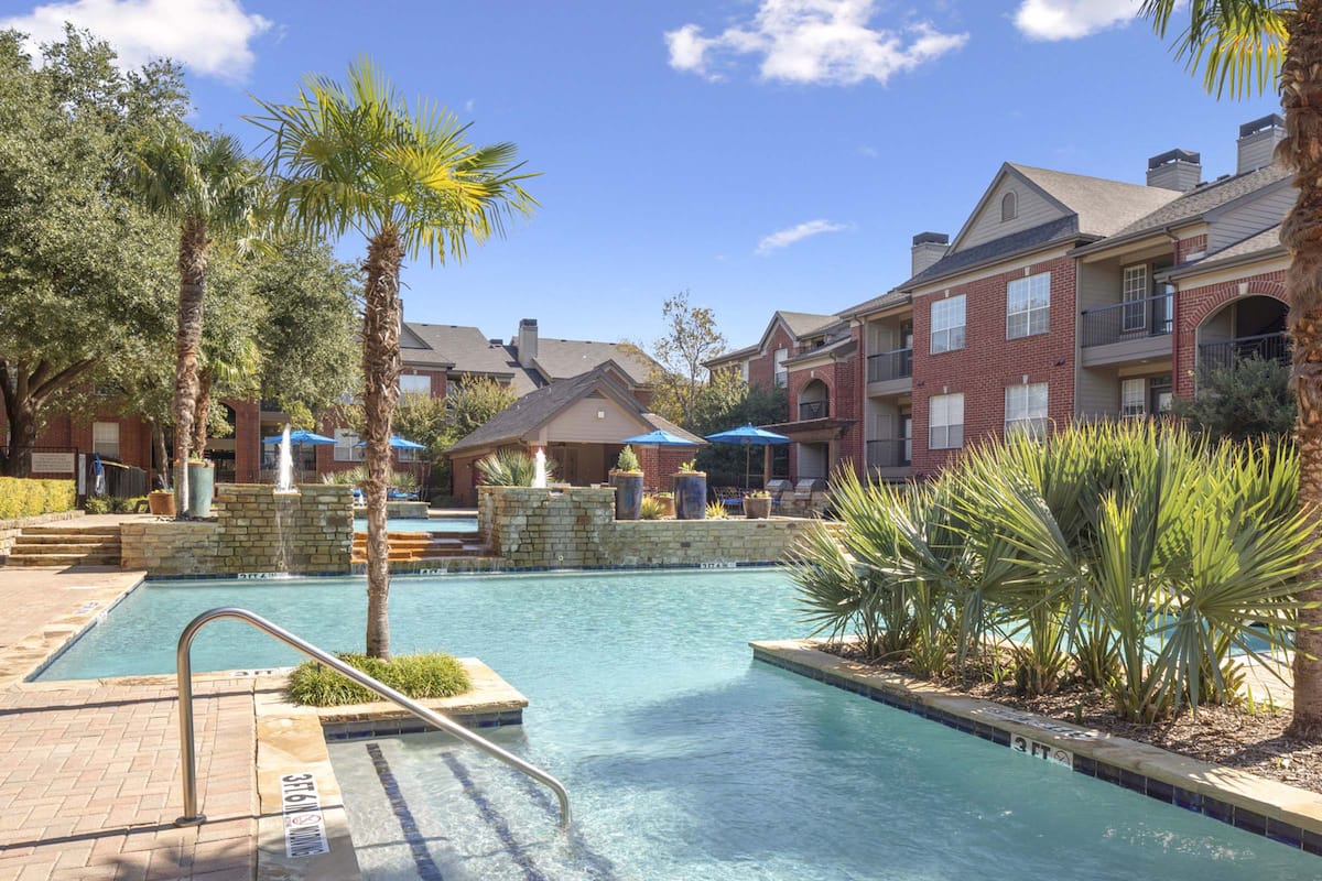 RGVtYW5kUGljdHVyZToxOTUxNjc0MDUz