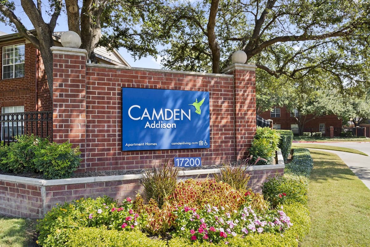 , an Airbnb-friendly apartment in Addison, TX