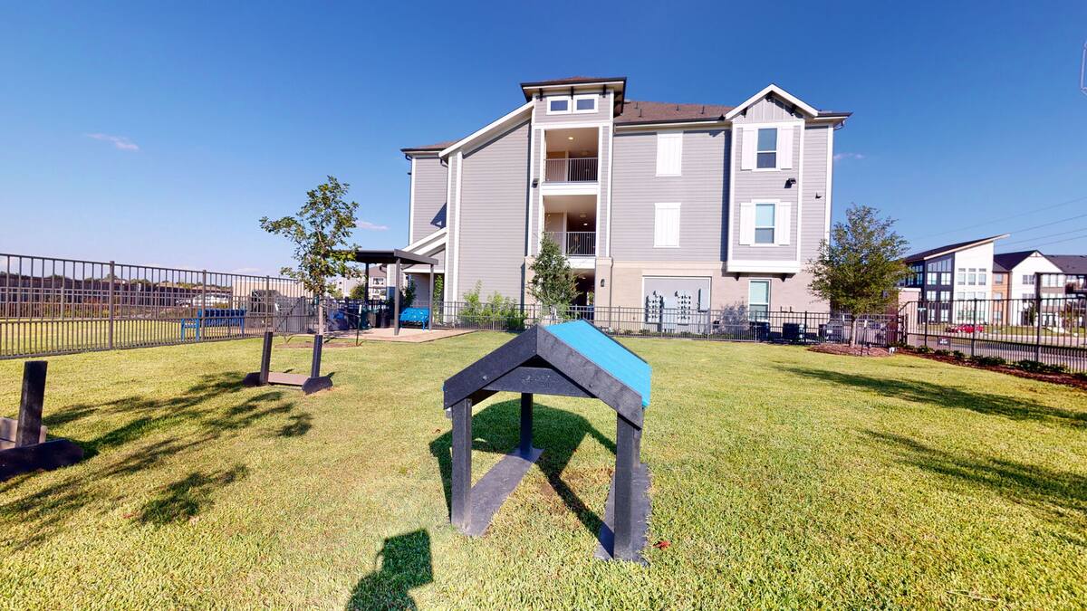 , an Airbnb-friendly apartment in Katy, TX