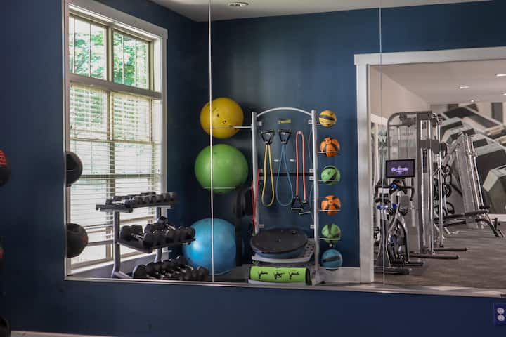 RGVtYW5kUGljdHVyZToyNTcxMzg2NTQy