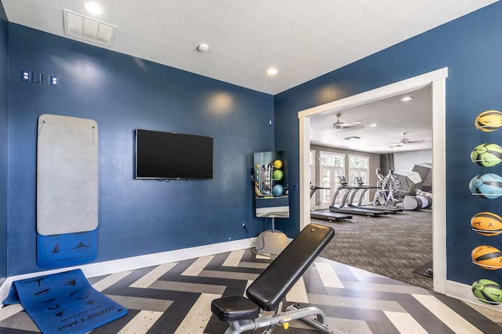 RGVtYW5kUGljdHVyZToyNTcxMzg2NDg2