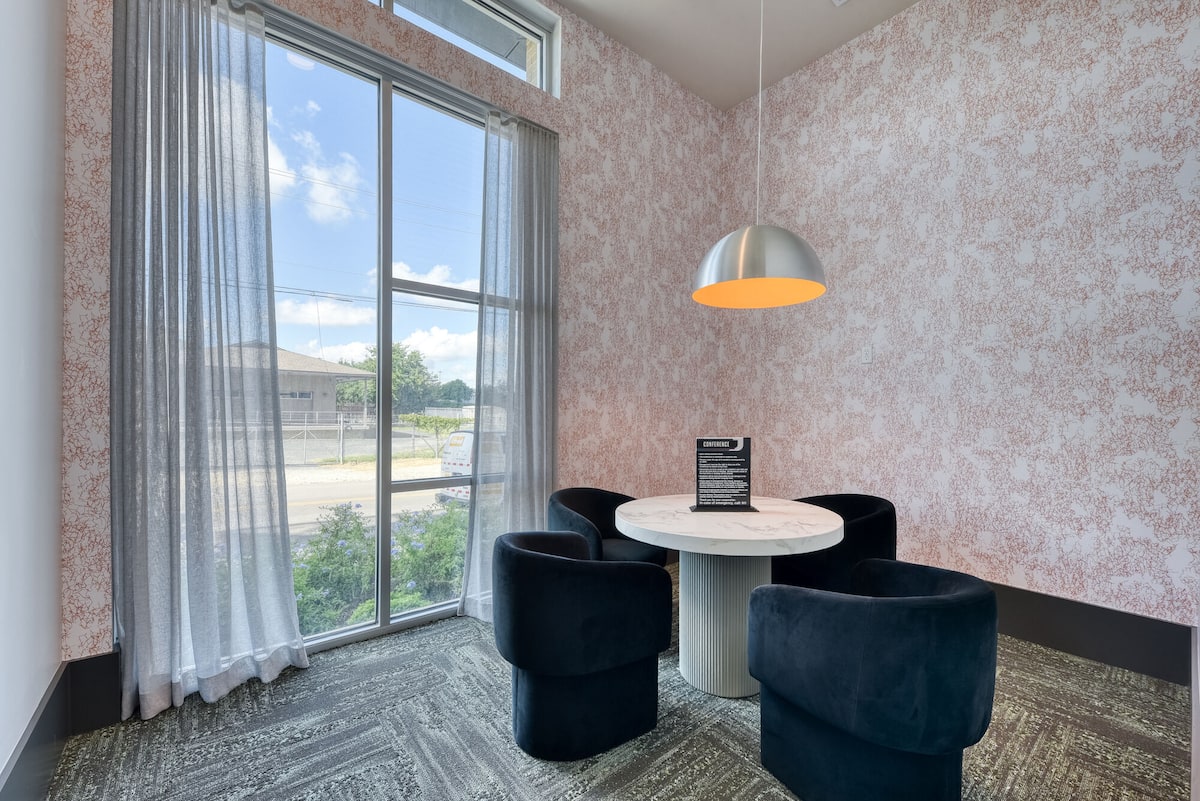 RGVtYW5kUGljdHVyZToyMDkzMDE2NzA3