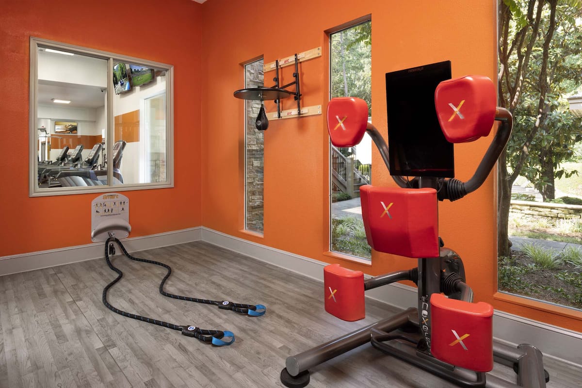 RGVtYW5kUGljdHVyZToxOTUxNjYyMDUw