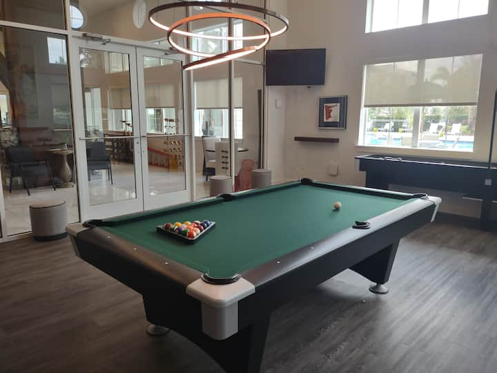 RGVtYW5kUGljdHVyZToyNTc2MTY2MjYz