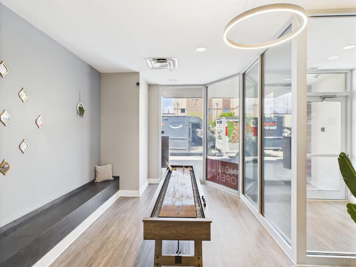 RGVtYW5kUGljdHVyZToyNTcxMzgyODU1