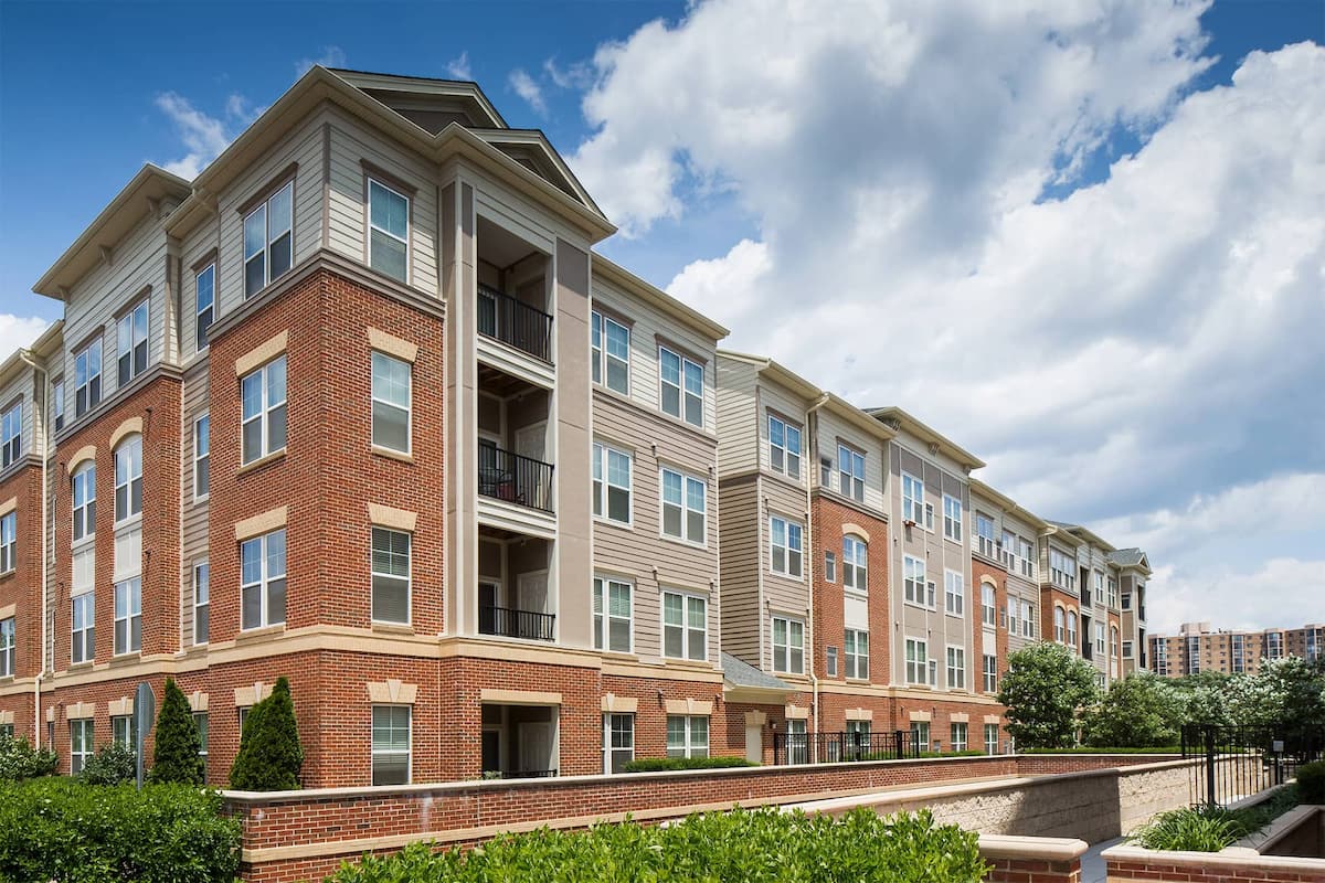 , an Airbnb-friendly apartment in Alexandria, VA