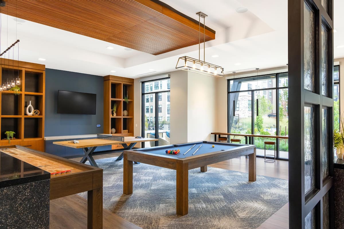 RGVtYW5kUGljdHVyZToxOTUyMDQ1NTY4