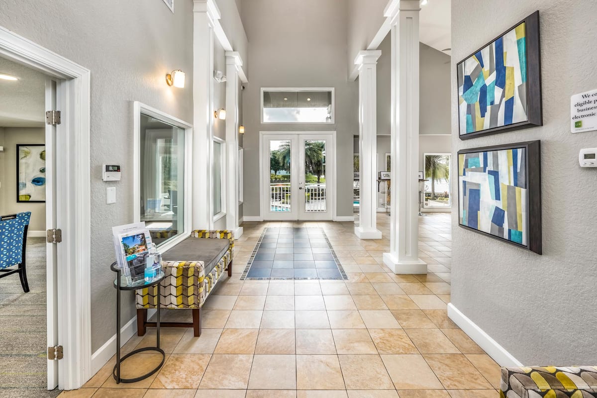 RGVtYW5kUGljdHVyZToxOTQzMTQ2ODYw