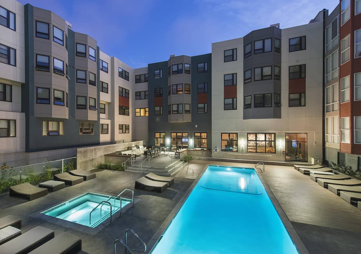 2000 Post, an Airbnbfriendly apartment