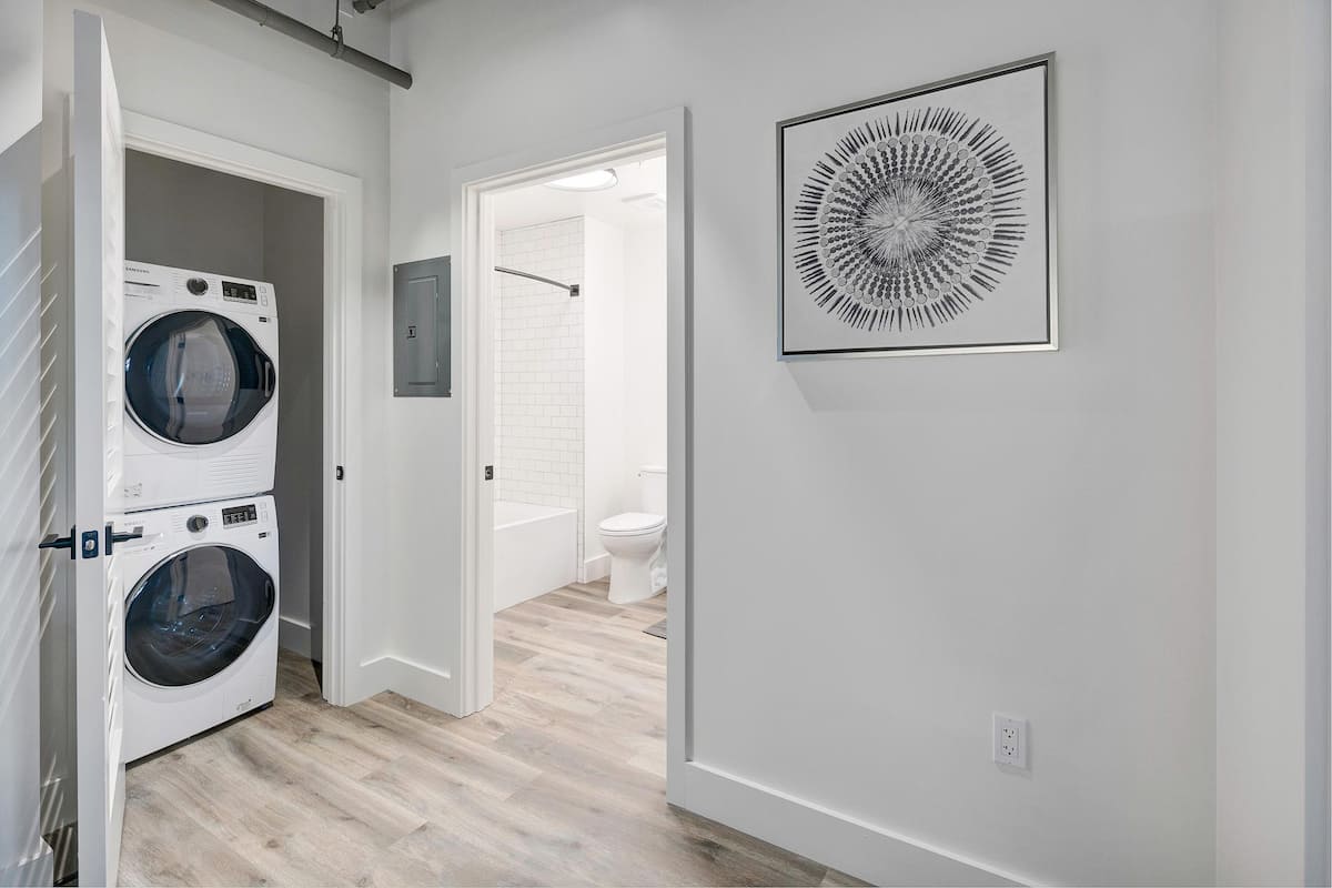 , an Airbnb-friendly apartment in San Francisco, CA