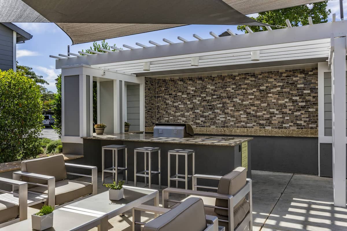 RGVtYW5kUGljdHVyZToxOTUxNTc5MTY3