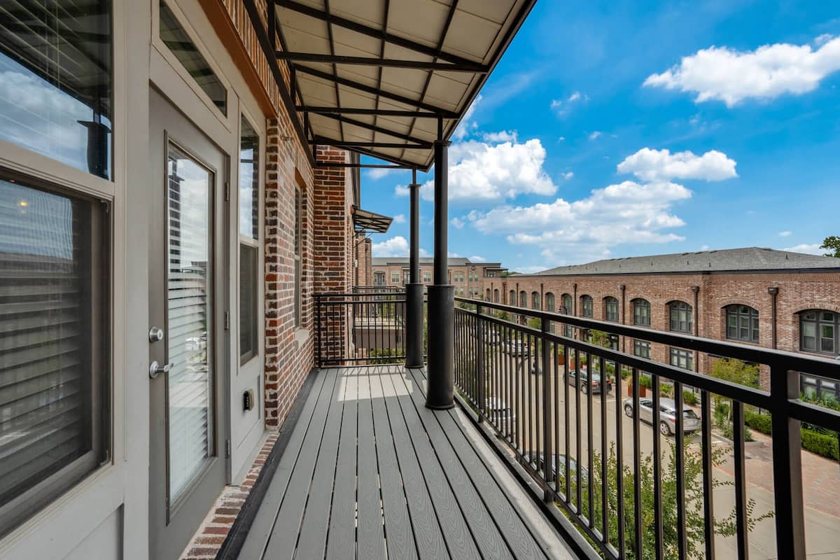 , an Airbnb-friendly apartment in Farmers Branch, TX