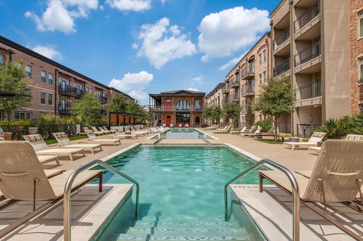 Exterior of The Canal, an Airbnb-friendly apartment in Farmers Branch, TX