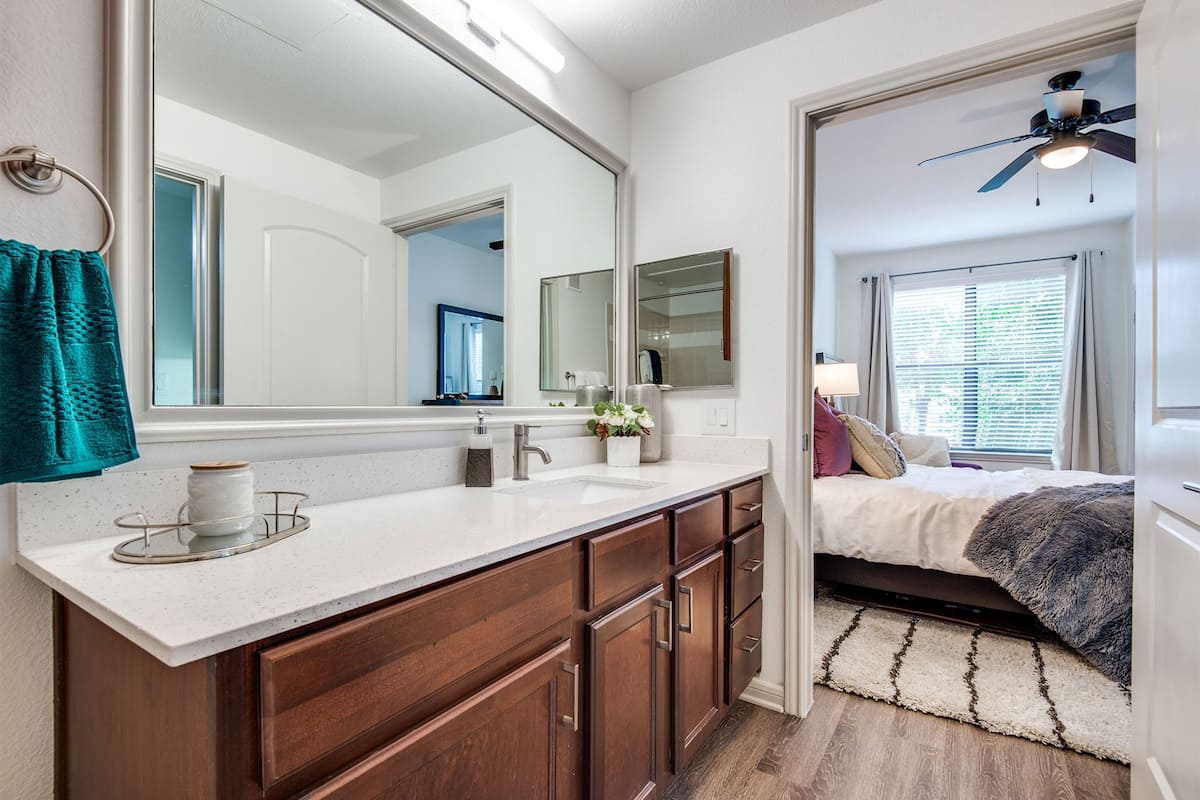 , an Airbnb-friendly apartment in Frisco, TX