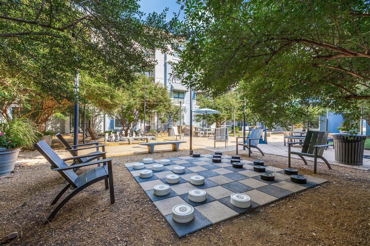 , an Airbnb-friendly apartment in Frisco, TX