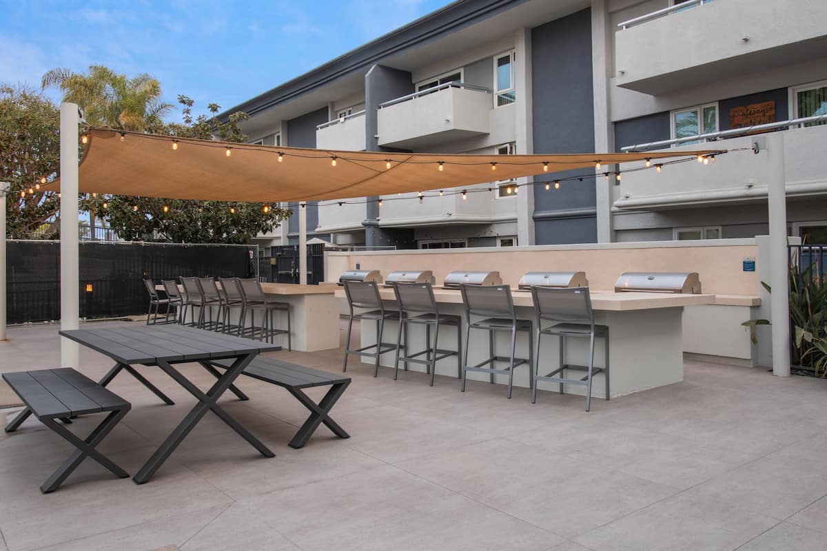 , an Airbnb-friendly apartment in Newport Beach, CA