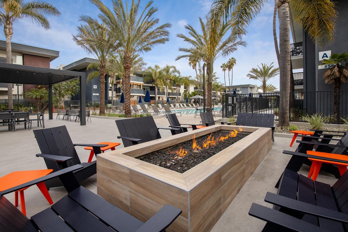 , an Airbnb-friendly apartment in Newport Beach, CA