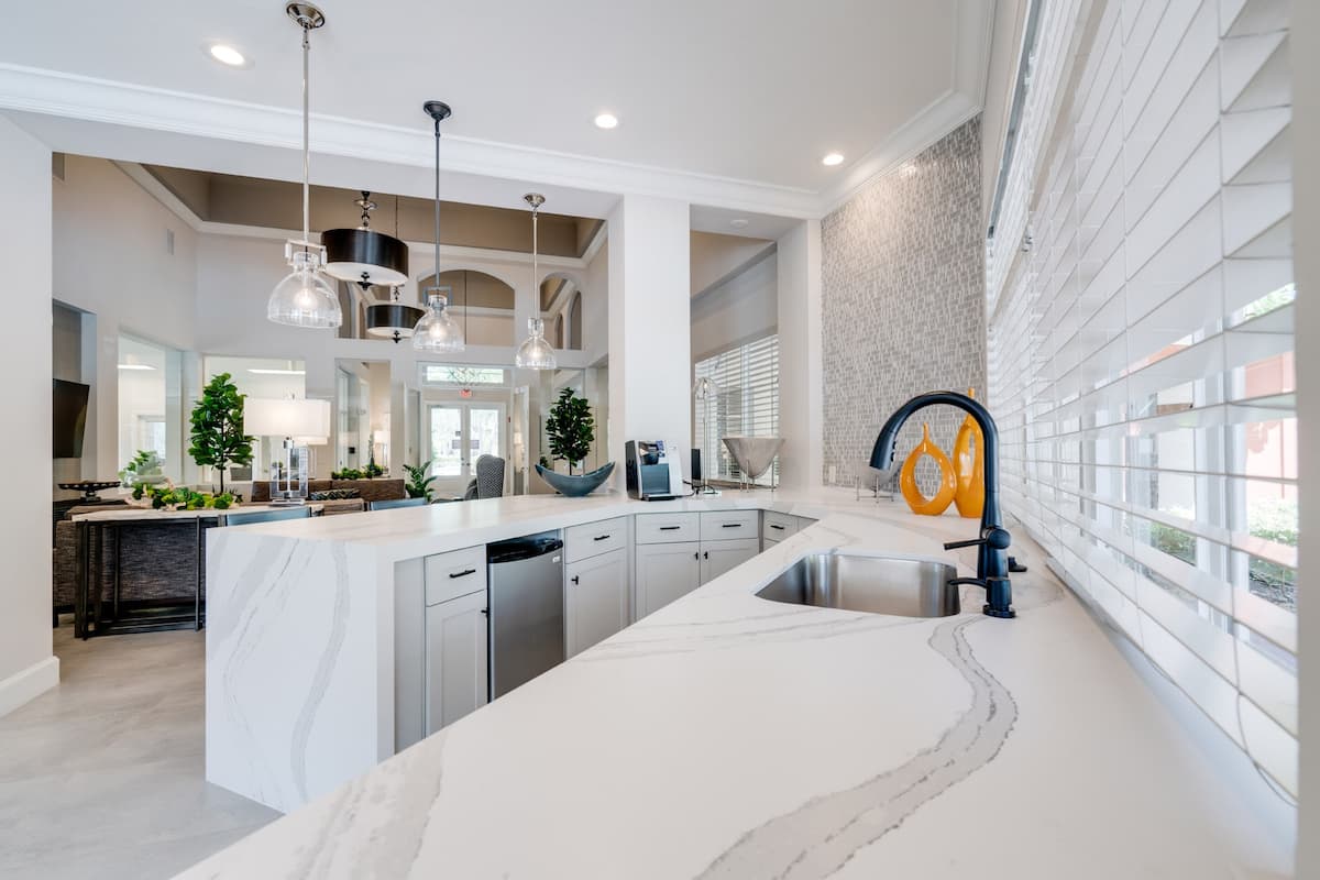 RGVtYW5kUGljdHVyZToxOTQzMTQ1ODMw