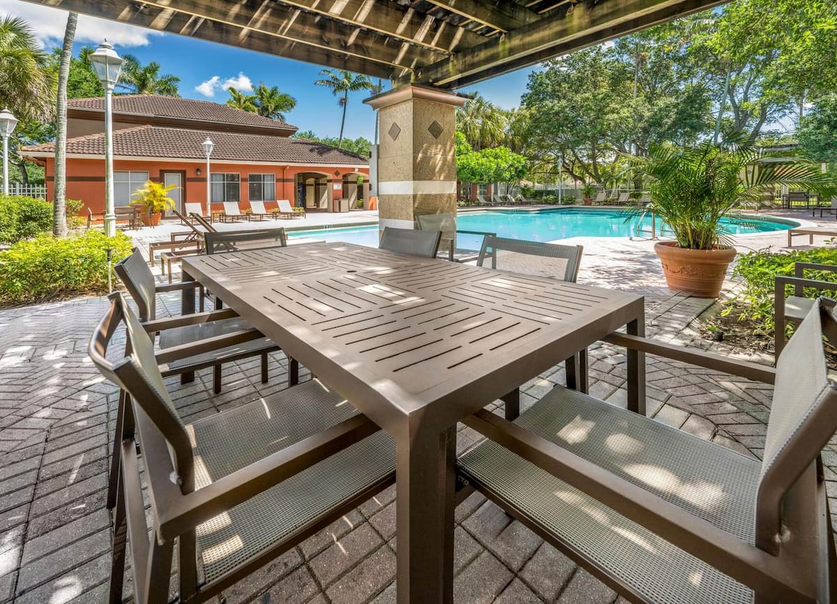 , an Airbnb-friendly apartment in West Palm Beach, FL