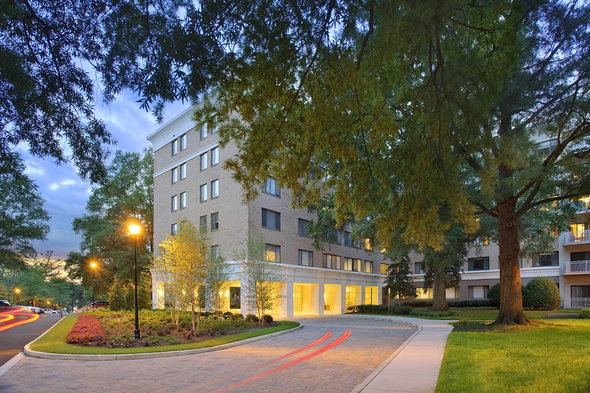 Exterior of The Whitmore, an Airbnb-friendly apartment in Arlington, VA