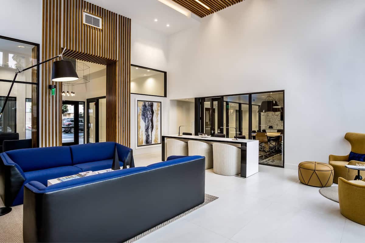 , an Airbnb-friendly apartment in Marina Del Rey, CA