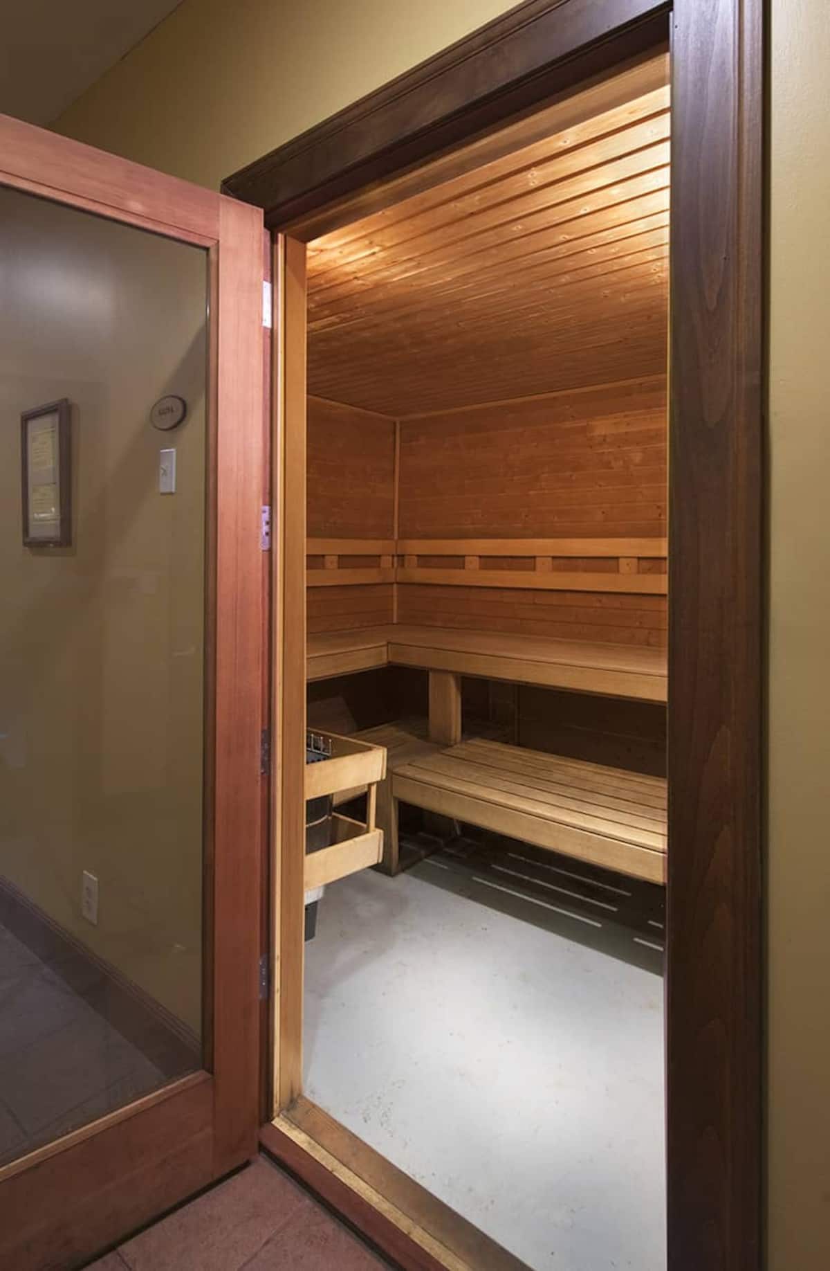 , an Airbnb-friendly apartment in Everett, WA