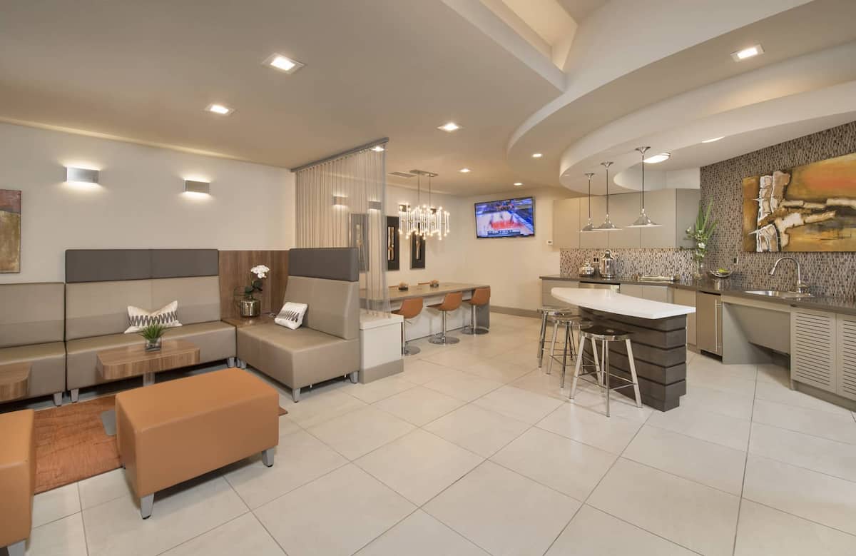 RGVtYW5kUGljdHVyZToxOTQzMTQ1NjY5