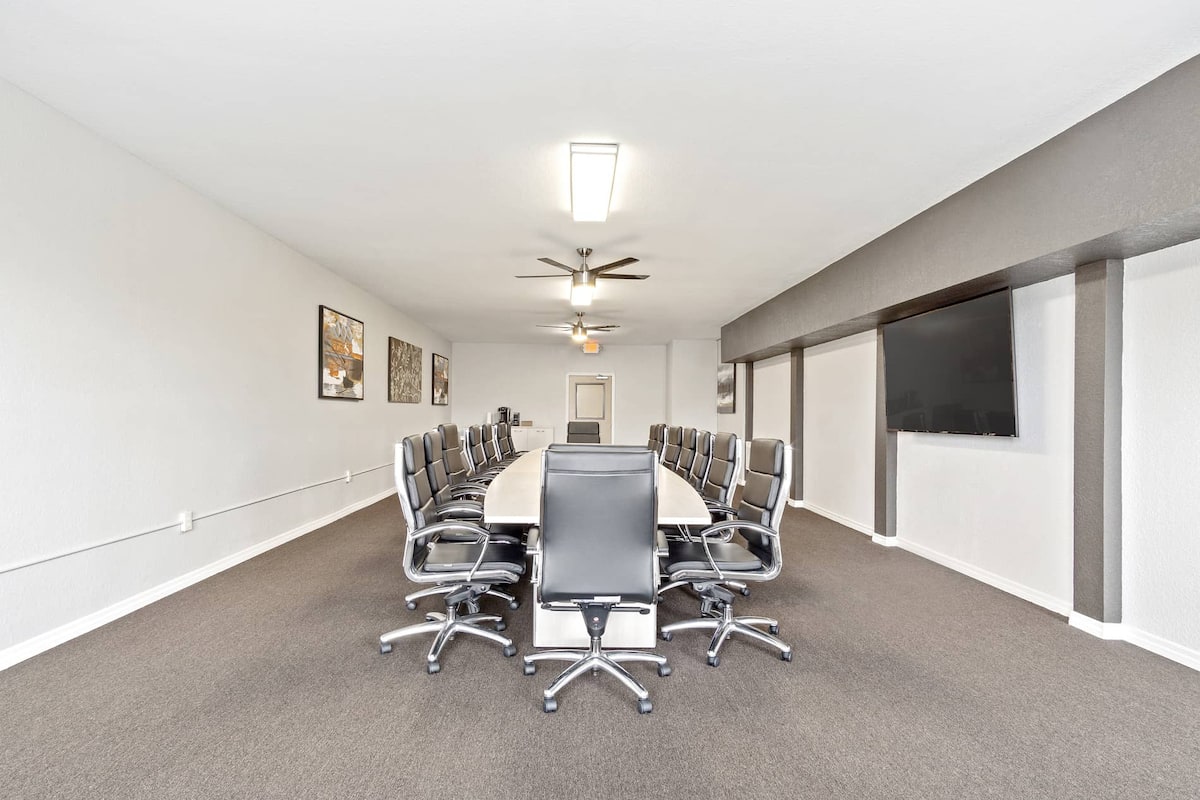 RGVtYW5kUGljdHVyZToxOTQzMTUyNTYz