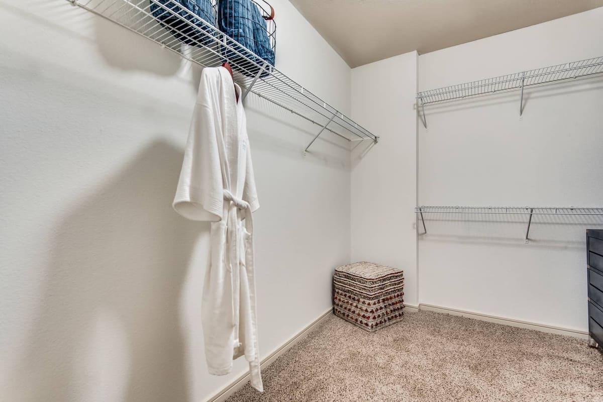 , an Airbnb-friendly apartment in Addison, TX